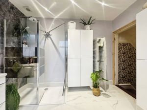 Bathroom- click for photo gallery